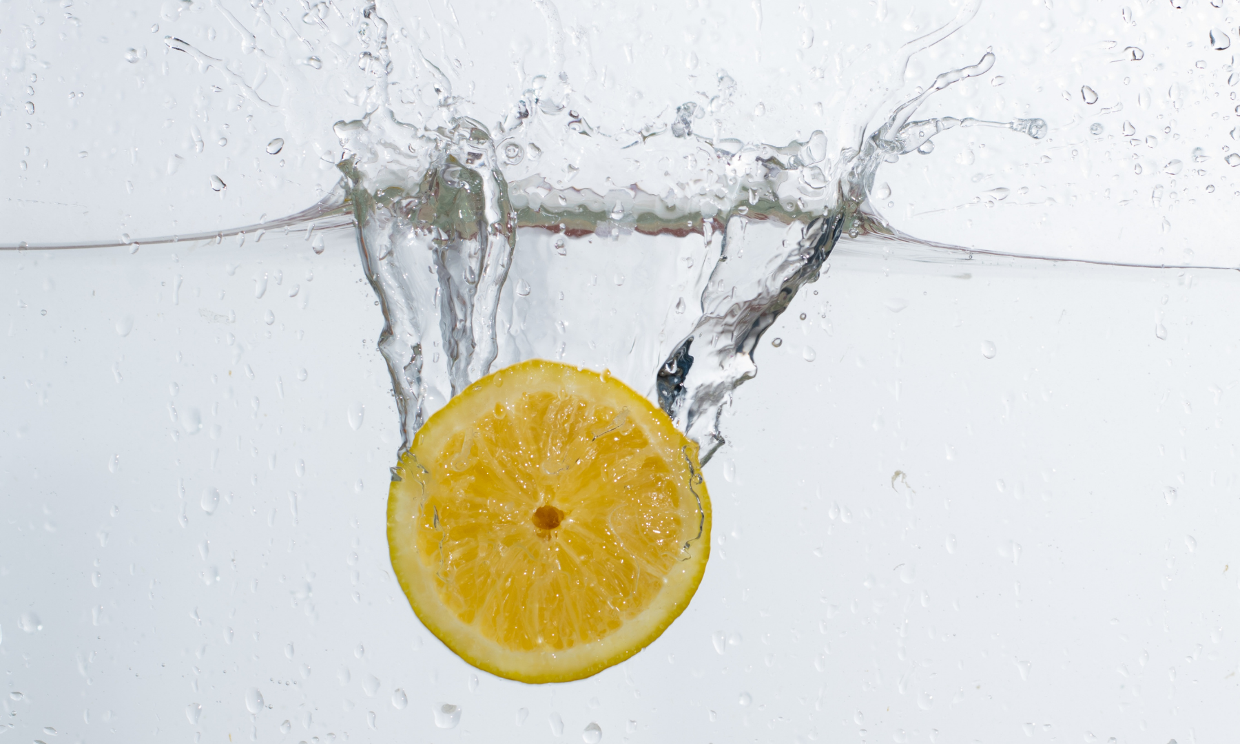 sostanze nutritive contorno occhi