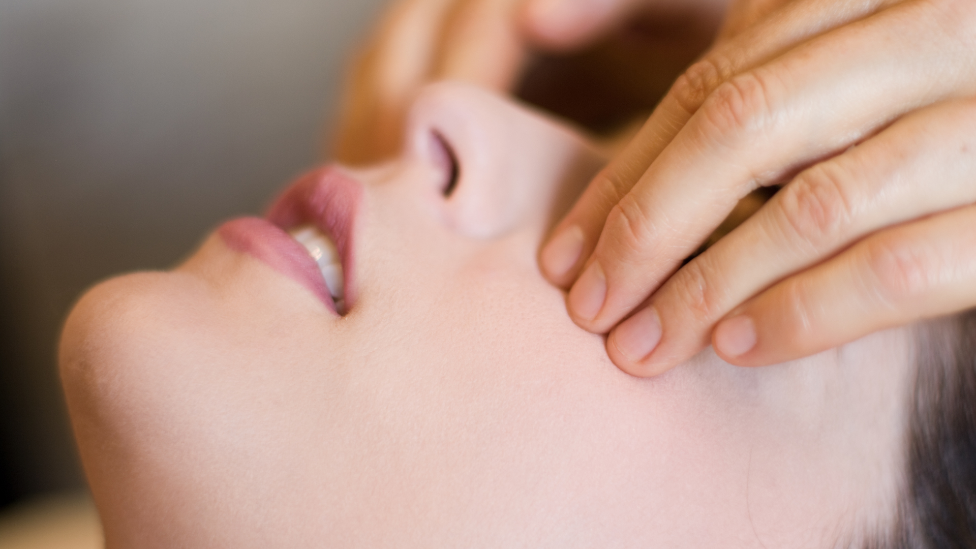 massages for bags under eyes